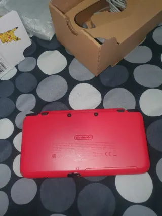 Nintendo 2DS XL Poke Ball Edition