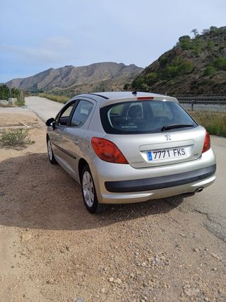 Peugeot 207 1.6 Gasolina Año 2007