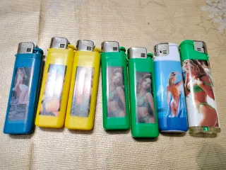 Isqueiros de coleção com imagens