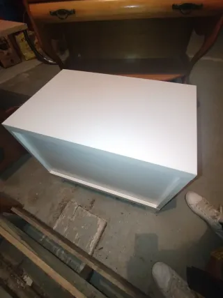 Mesita auxiliar blanca