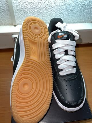 NIKE AIR FORCE 1 Unisex Negro/Blanco