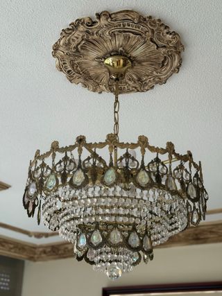 Lámpara araña dorada antigua cristales