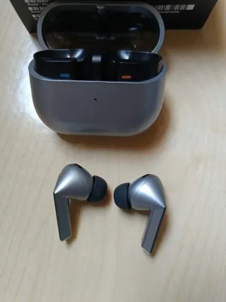 Samsung Galaxy Buds3 Pro Grigio/Argento