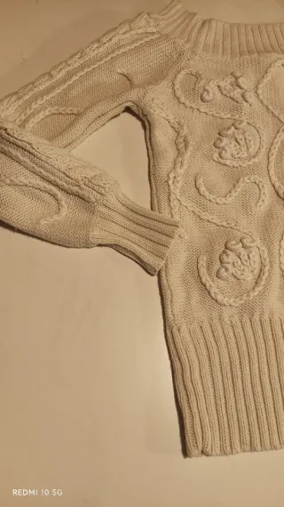 Camisola de malha creme com relevos