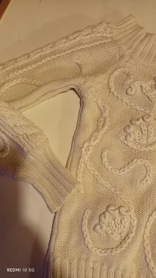 Camisola de malha creme com relevos