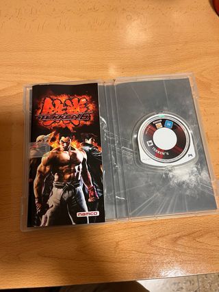 Lote 3 giochi PSP: Resistance, God of War, Tekken