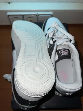 NIKE AIR FORCE 1 Unisex Negro Rosa Blanco