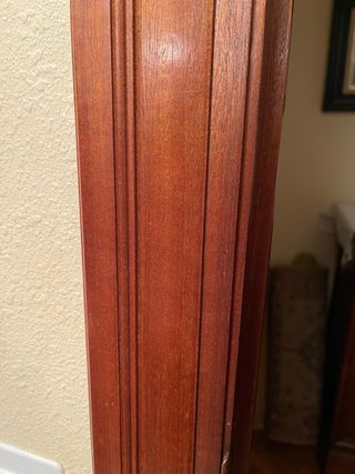 Puerta madera maciza con manecillas