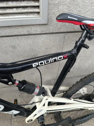 Bicicleta Moma Equinox Negra