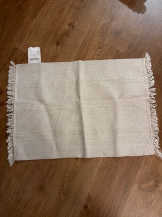 Alfombra pequeña Ikea beige