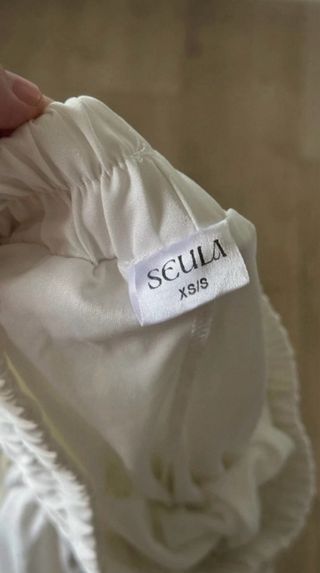 Falda con short blanca voluminosa