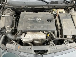 Opel Insignia diesel con bola y muy cuidado