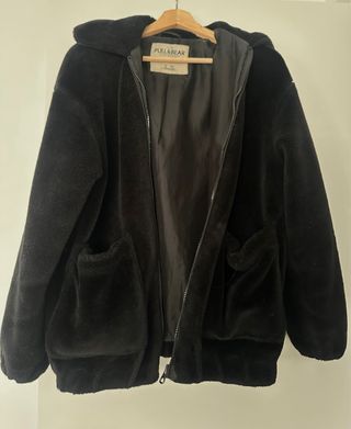 Chaqueta Pull&Bear Negra Peluche Capucha