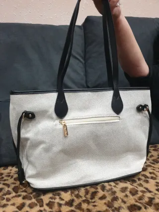 Bolso Tote Zapatillas con Cordones