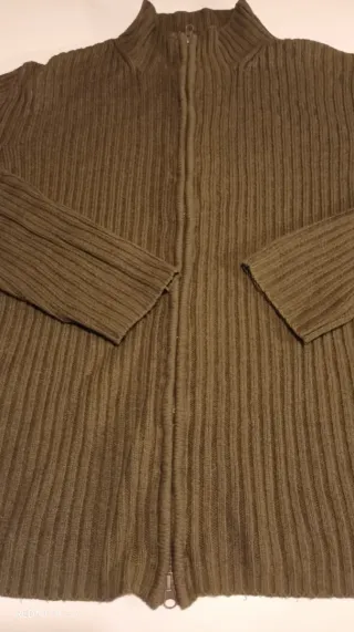 Casaco de malha com fecho