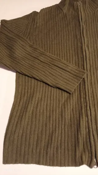 Casaco de malha com fecho