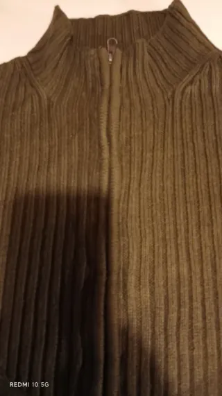 Casaco de malha com fecho