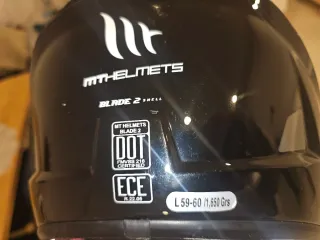 Casco de moto negro MT Helmets