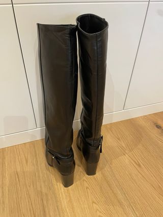 Botas altas de señora negras