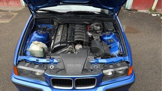 BMW E36 320i
