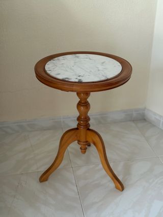 Mesita auxiliar clásica mármol y madera