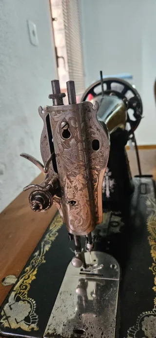 Máquina de coser antigua