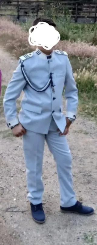 Traje de comunión niño azul claro