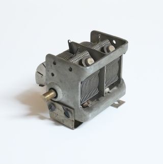 CONDENSADOR VARIABLE DE SINTONIA O TANDEM