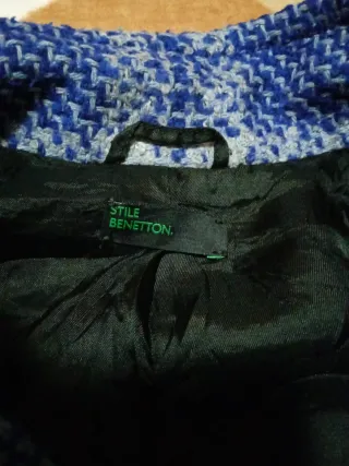 2 abrigos de Benetton y Stradivarius