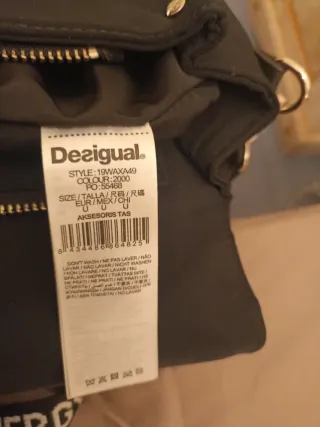 Bolso Desigual Negro con Tachuelas Doradas