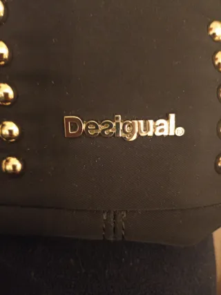 Bolso Desigual Negro con Tachuelas Doradas
