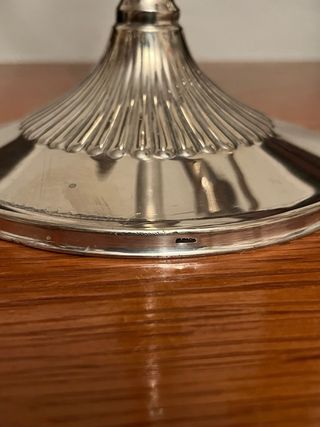 Candelabros de metal plateado