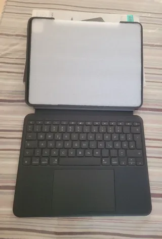 Teclado Logitech Combo Touch iPad Pro 13