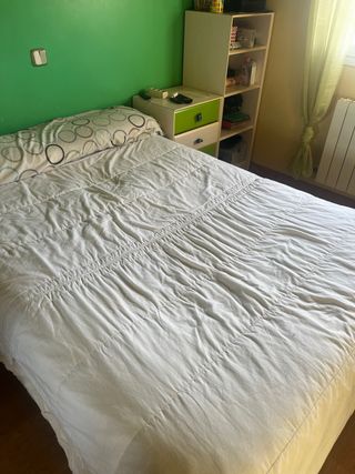 Habitación infantil con muebles