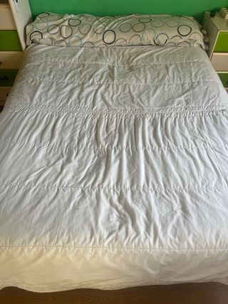 Habitación infantil con muebles