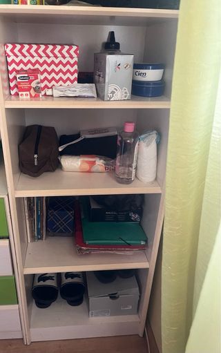 Habitación infantil con muebles