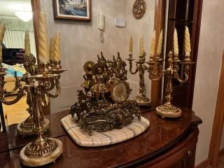 Reloj y Candelabros Bronce
