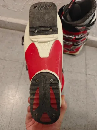 Botas de esquí Nordica rojas. Talla 42 (260-265mm)