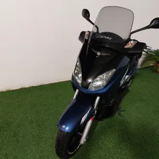 Yamaha XMAX 250 Maxi Scooter