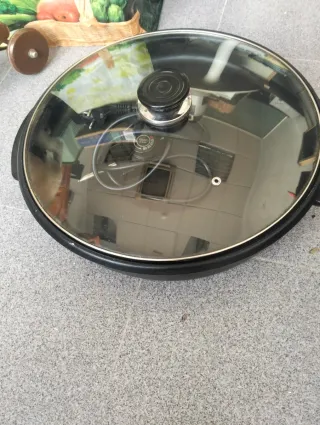 Plato pizza eléctrico con tapa