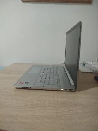 Portátil HP 15s-eq2xxx Plateado