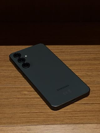 Samsung S24 FE 128GB - Impecable + Accesorios!!