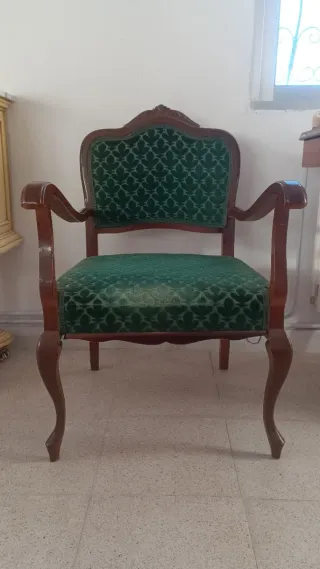 Mueble Antiguo Beige y Dorado