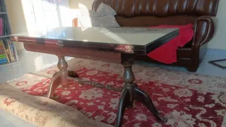 Mueble Antiguo Beige y Dorado