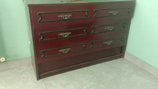 Mueble Antiguo Beige y Dorado