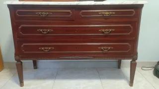 Mueble Antiguo Beige y Dorado