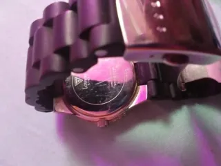 Reloj Guess Dorado y Negro