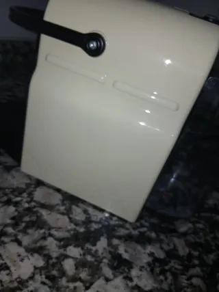 Cafetera Nespresso Crema