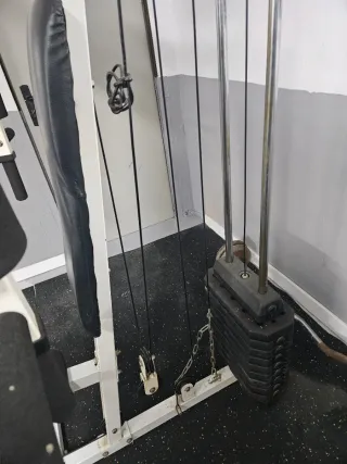 Máquina de gimnasio multifunción