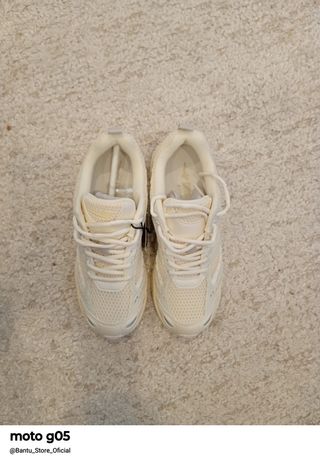 Tênis Oftem bege e branco